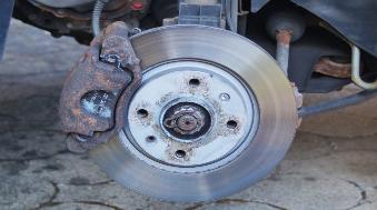 Verschleißteile: Wann müssen Bremsbeläge erneuert werden
