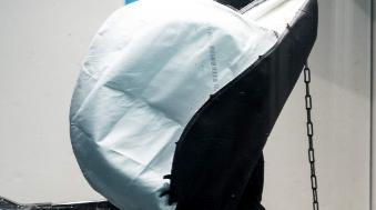 2025_02_18_v_b_tuev_rheinland_vordersitze_airbags_autoglaser_de_1200-698