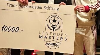 2025_03_17_v_b_uebergabe_wintec-autoglas_logo_legenden-masters_autoglaser_de_339-189